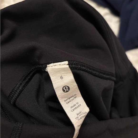Lululemon leggings size 6 - Picture 3 of 3